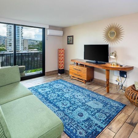 Gorgeous One Bedroom Bamboo Blocks From The Beach Honolulu Eksteriør billede