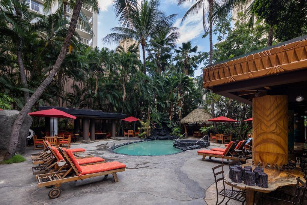 Gorgeous One Bedroom Bamboo Blocks From The Beach Honolulu Eksteriør billede